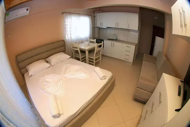 Studio Apartment, Balcony