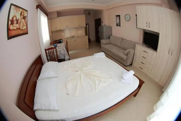 Studio Apartment, Balcony