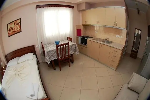 Studio Apartment, Balcony