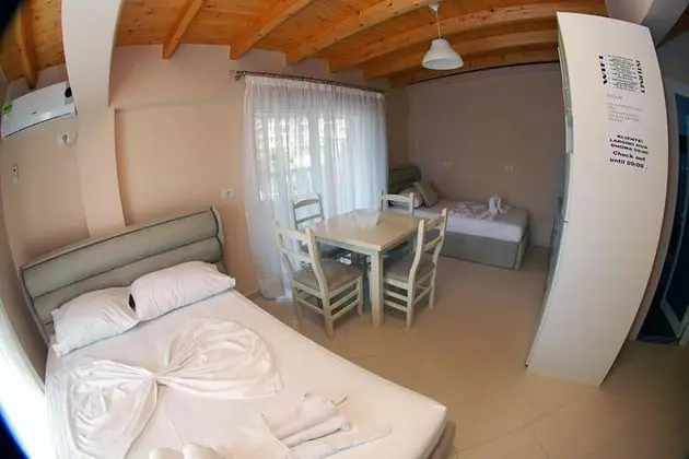 Studio Apartment, Balcony
