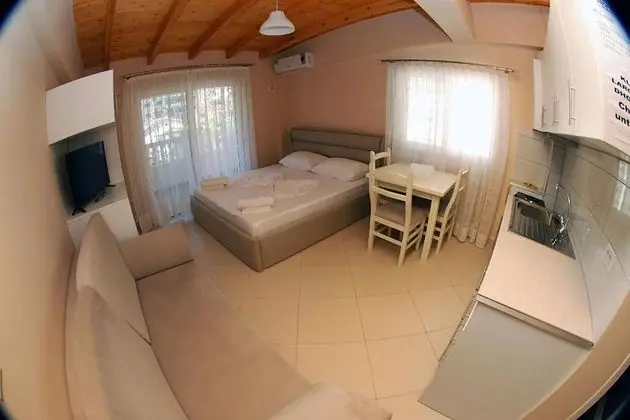Studio Apartment, Balcony