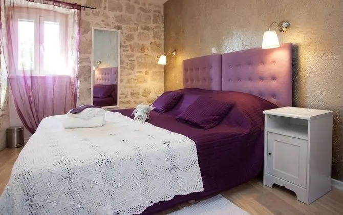 Deluxe Tek Büyük veya İki Ayrı Yataklı Oda (Lavander)