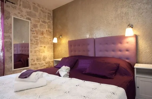 Deluxe Tek Büyük veya İki Ayrı Yataklı Oda (Lavander)