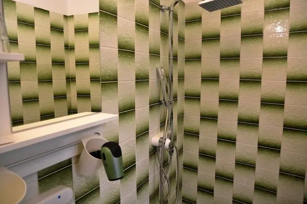 Tek Büyük veya İki Ayrı Yataklı Oda (2)