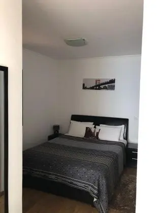 Apart Daire, Havuz Manzaralı