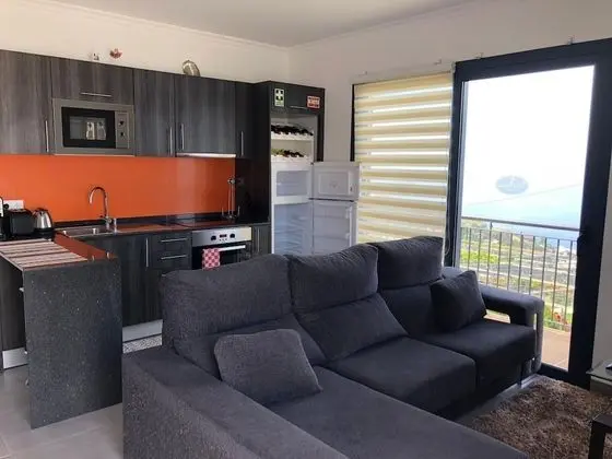 Apart Daire, Havuz Manzaralı