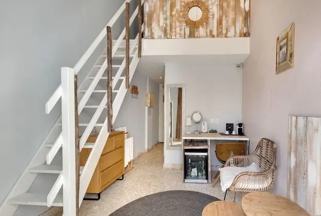 Classic Tek Büyük Yataklı Oda