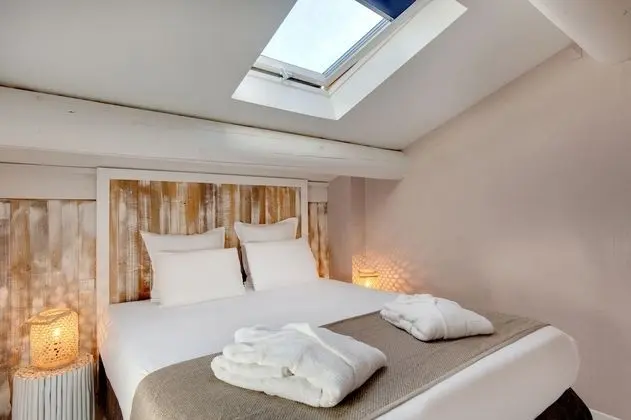 Classic Tek Büyük Yataklı Oda