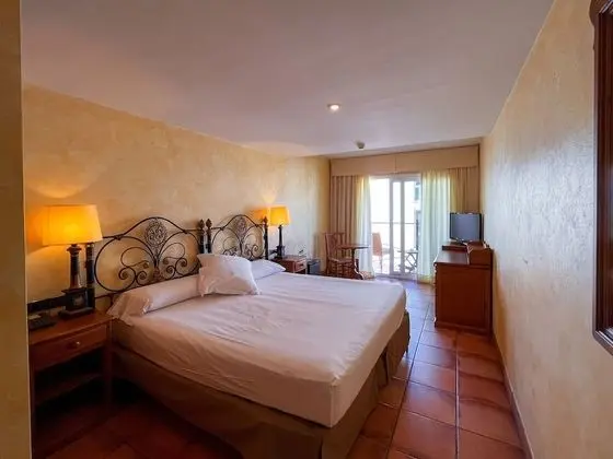 Doble Estándar con Balcón