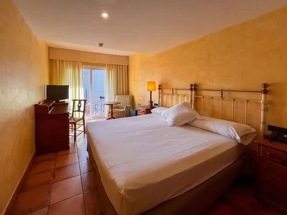 Doble Estándar con Balcón