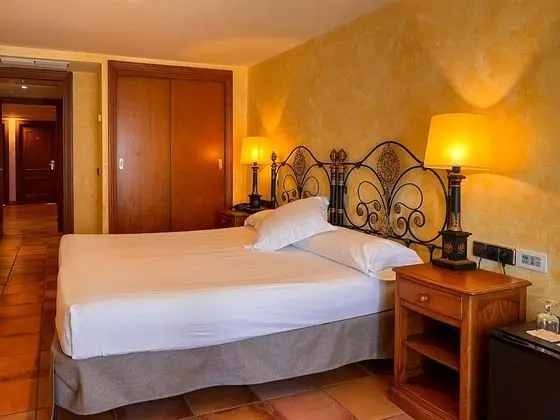 Doble Estándar con Balcón