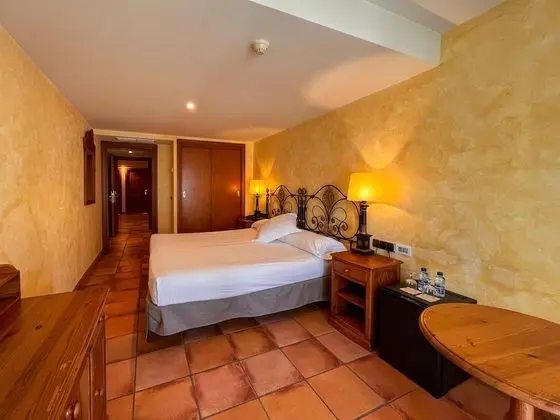 Doble Estándar con Balcón