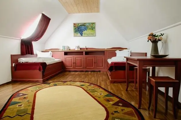 Villa, Birden Çok Yatak, Üzüm Asması Manzaralı