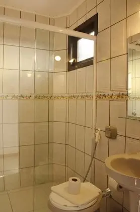 Tek Büyük Yataklı Oda, Balkon, Kısmi Deniz Manzaralı
