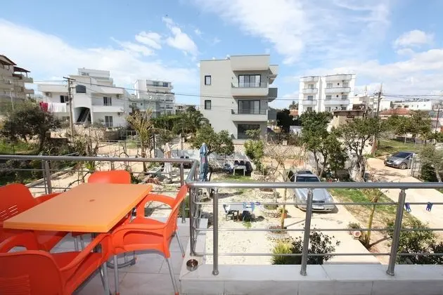 Üç Kişilik Oda, Balkon