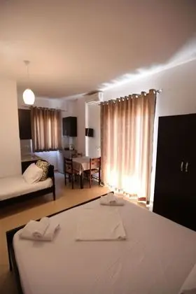 Üç Kişilik Oda, Balkon