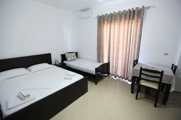 Üç Kişilik Oda, Balkon