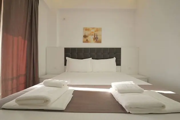 Dört Kişilik Oda, Deniz Manzaralı