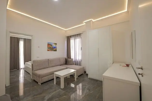 Dört Kişilik Oda, Deniz Manzaralı