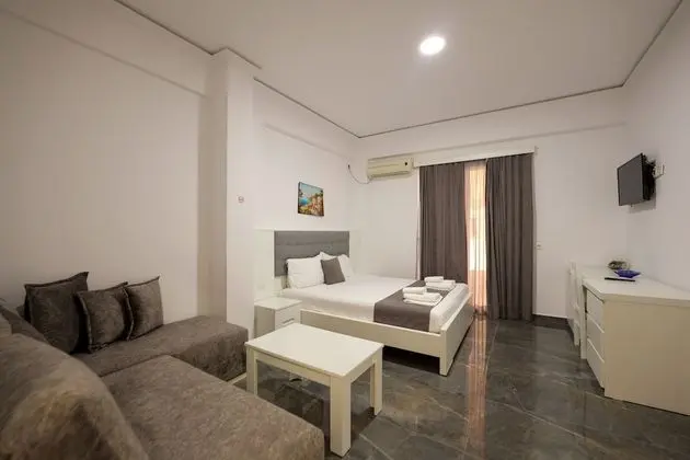 Dört Kişilik Oda, Deniz Manzaralı