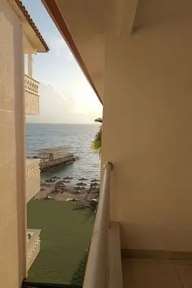 Dört Kişilik Oda, Deniz Manzaralı