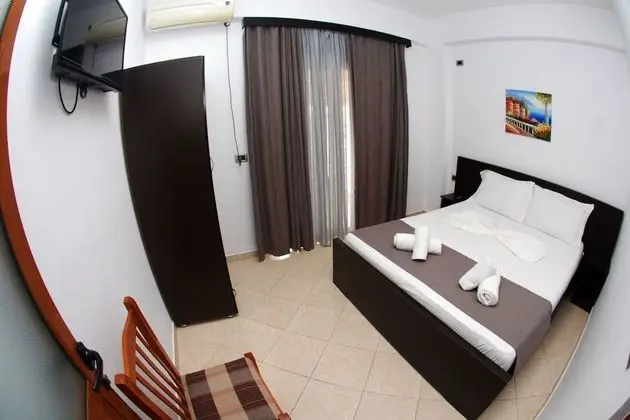 Dört Kişilik Oda, Deniz Manzaralı