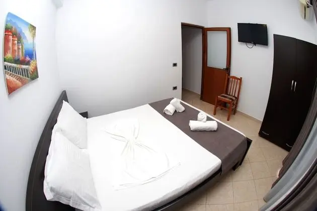 Dört Kişilik Oda, Deniz Manzaralı