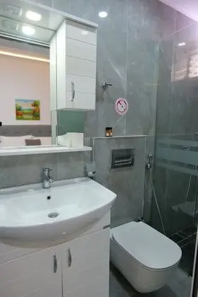 Dört Kişilik Oda, Deniz Manzaralı