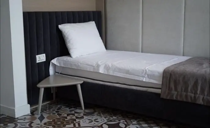 Basic Tek Büyük Yataklı Oda