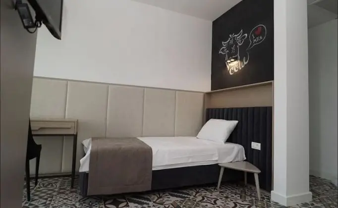 Basic Tek Büyük Yataklı Oda