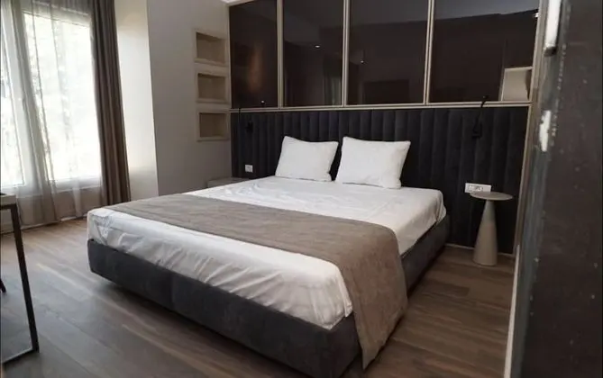 Basic Tek Büyük Yataklı Oda