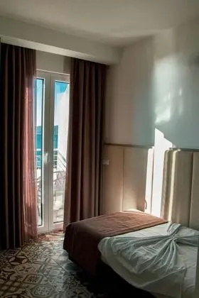 Basic Tek Büyük Yataklı Oda