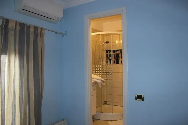 Tek Büyük veya İki Ayrı Yataklı Oda, Balkon, Deniz Manzaralı