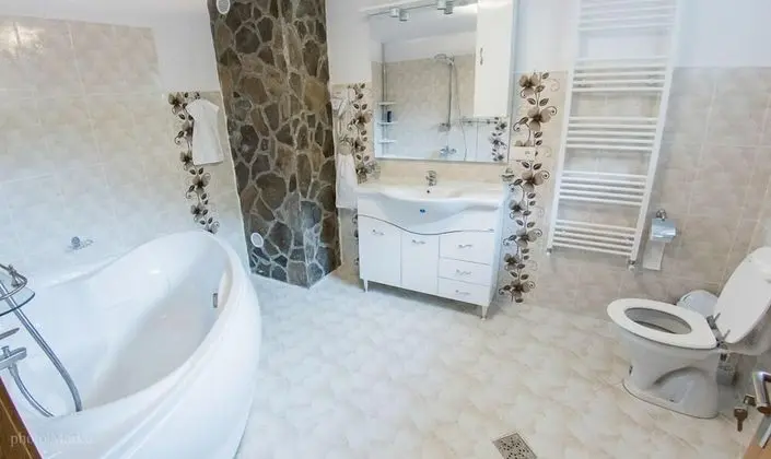 Family Villa, Balkon (9 rooms/ 8 bathrooms)