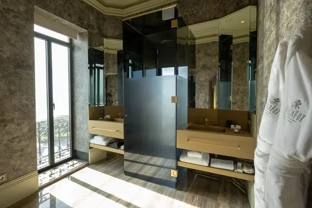 Manor House Ocean Front Suite