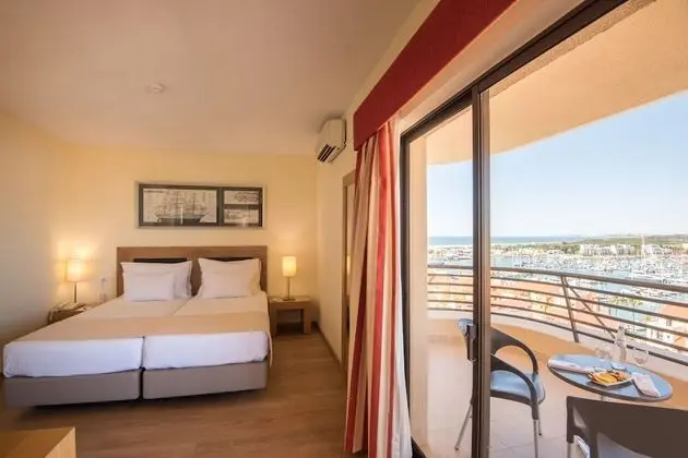 Junior Süit (3 Adults)