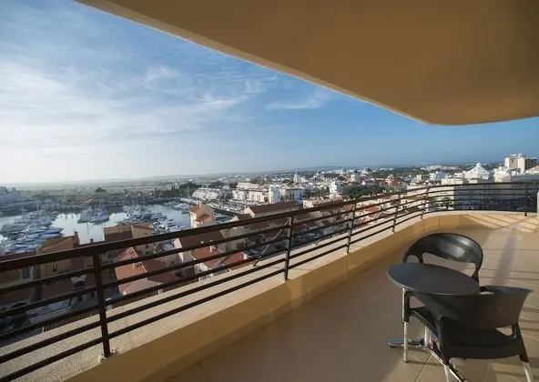 Junior Süit (3 Adults)