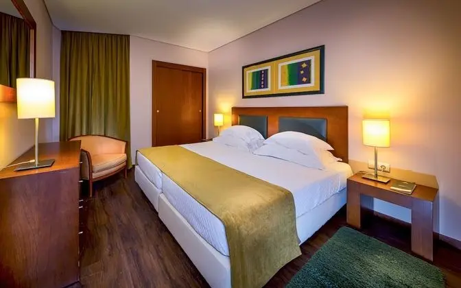 Junior Süit, Avlu Manzaralı (2 Adults + 2 Children)
