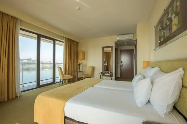 İki Ayrı Yataklı Oda, Havuz Manzaralı (2 Adults + 1 Child)