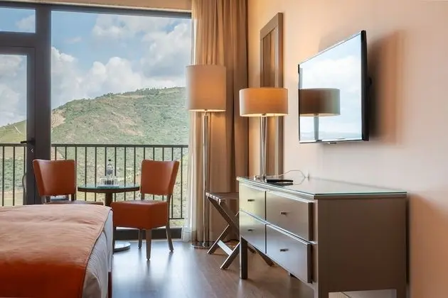 Büyük Yataklı Tek Kişilik Oda