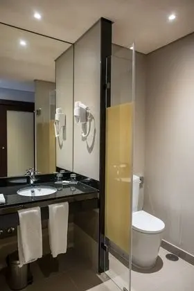 Büyük Yataklı Tek Kişilik Oda