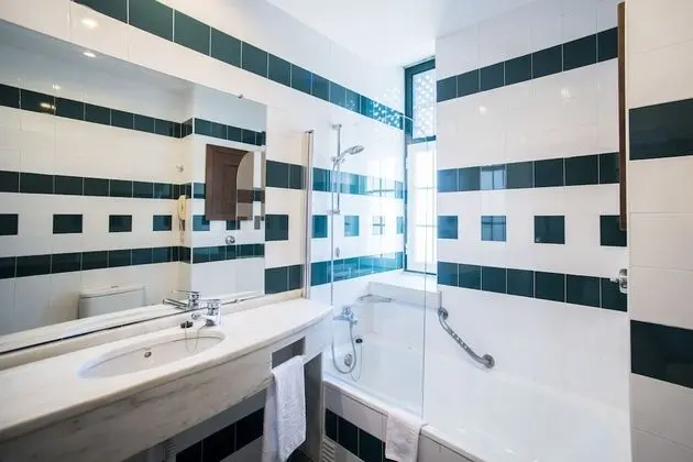 İki Ayrı Yataklı Oda, Deniz Manzaralı (2 Adults + 1 Child)