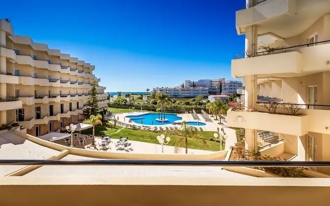 İki Ayrı Yataklı Oda, Havuz Manzaralı (Extra Bed, 2 Adults + 1 Child)