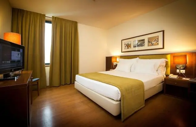 İki Ayrı Yataklı Oda (2 Adults + 1 Child)