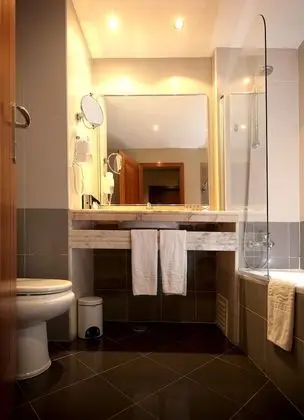 İki Ayrı Yataklı Oda (2 Adults + 1 Child)