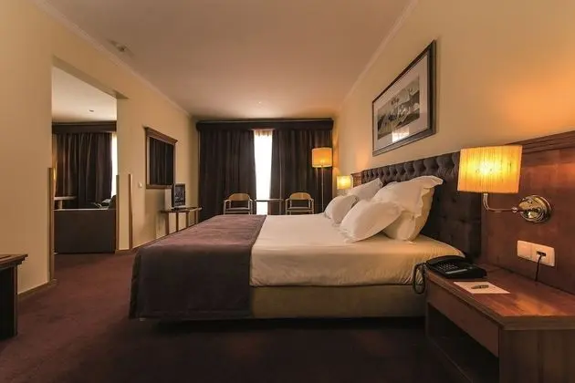 Junior Süit (3 Adults)