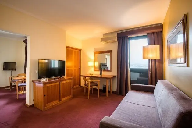 Junior Süit (3 Adults)