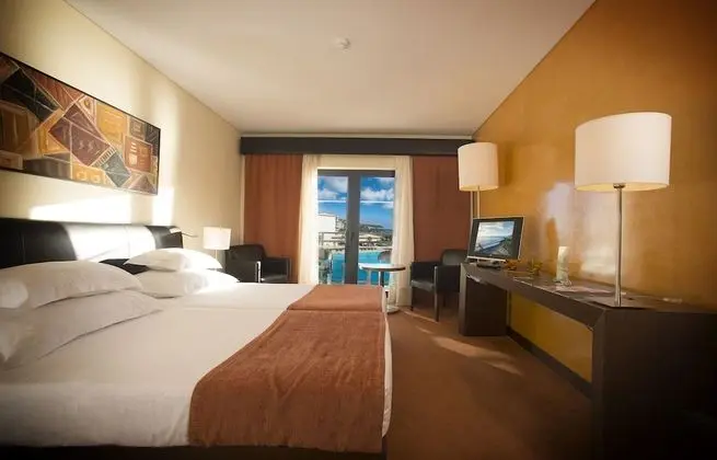 İki Ayrı Yataklı Oda, Deniz Manzaralı (with Extra Bed, 2 Adults + 1 Child)