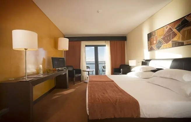 İki Ayrı Yataklı Oda, Deniz Manzaralı (with Extra Bed, 2 Adults + 1 Child)