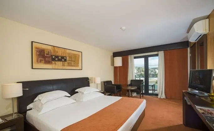 İki Ayrı Yataklı Oda (with Extra Bed, 3 Adults)